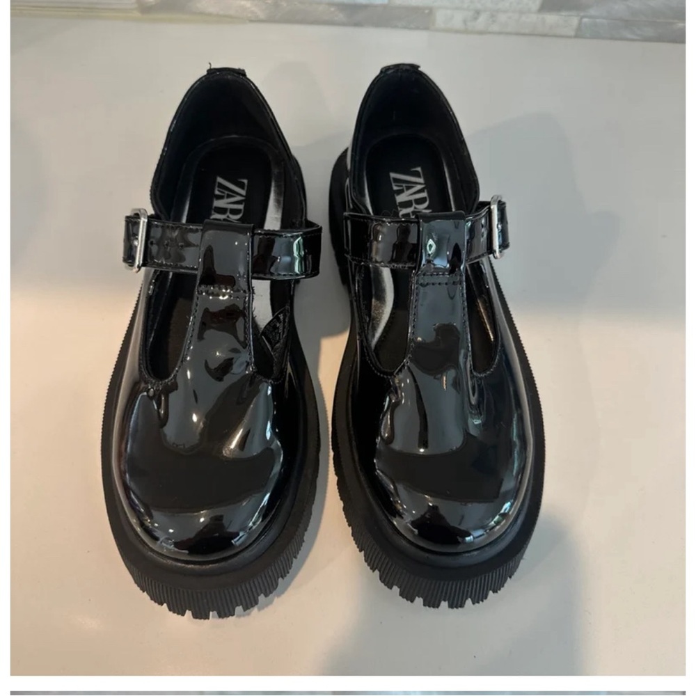 Zara kids patent leather T-Strap Mary Jane shoes